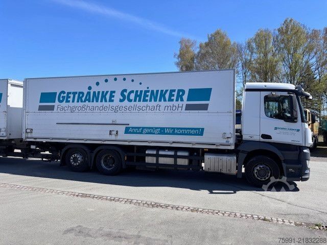 LKW mit Getränkeaufbau MERCEDES-BENZ MB Antos Getränkeaufbau Schwenkwand Ladebordwand