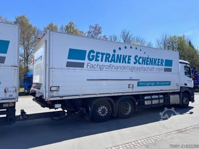 LKW mit Getränkeaufbau MERCEDES-BENZ MB Antos Getränkeaufbau Schwenkwand Ladebordwand
