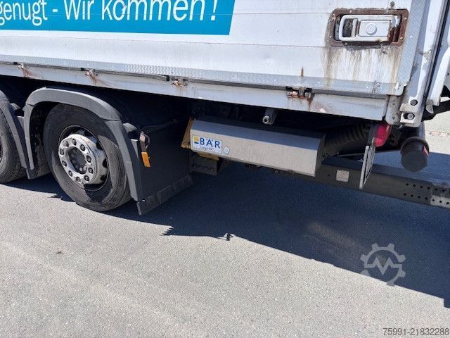 LKW mit Getränkeaufbau MERCEDES-BENZ MB Antos Getränkeaufbau Schwenkwand Ladebordwand