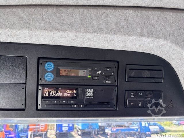 LKW mit Getränkeaufbau MERCEDES-BENZ MB Antos Getränkeaufbau Schwenkwand Ladebordwand