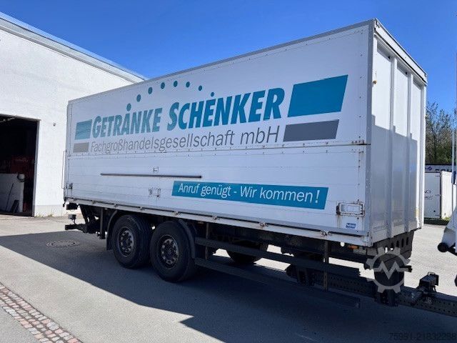 LKW mit Getränkeaufbau MERCEDES-BENZ MB Antos Getränkeaufbau Schwenkwand Ladebordwand
