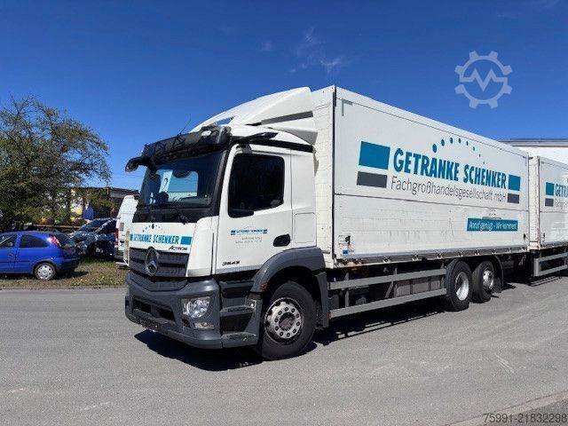 Beverage truck MERCEDES-BENZ Actros 5 mit Schwenwandkoffer und Ladebordwand