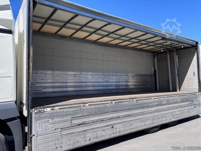 Beverage truck MERCEDES-BENZ Actros 5 mit Schwenwandkoffer und Ladebordwand