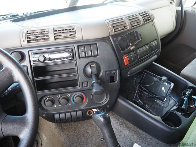 Standard tractor DAF CF 75