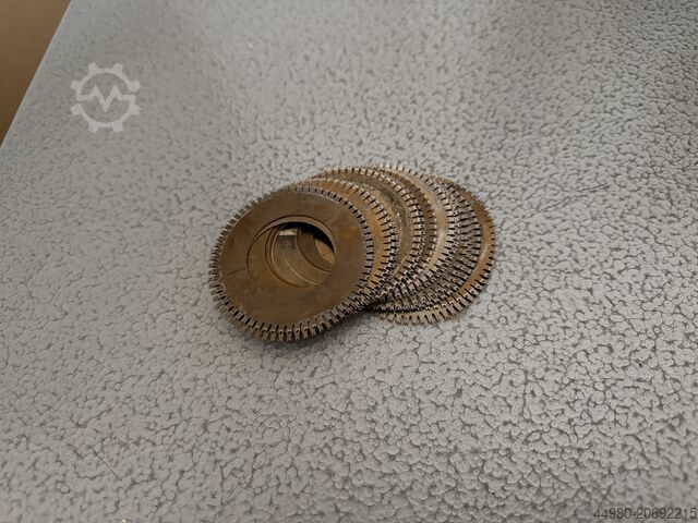 Nut- und Perforiermaschine Rollem