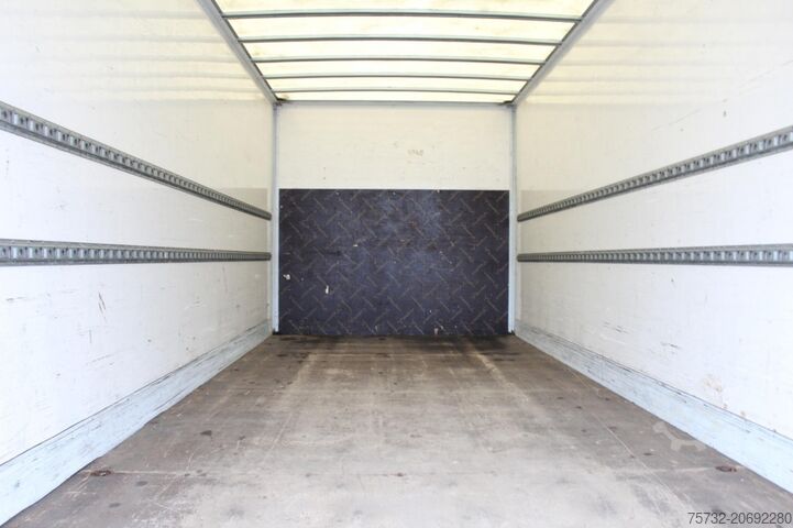 Transporter mit Koffer Mercedes-Benz Atego 818 Koffer Klima LDW Schalter LBW