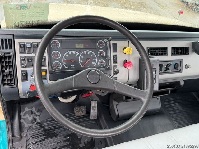 Tractor unit FREIGHTLINER FL70 4x2 elek verschiebbare Sattelkupplung *TOP*