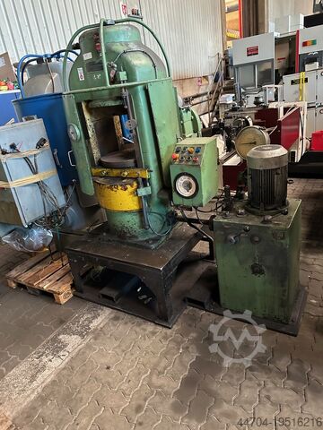 Hydraulic lowering press Sack & Kiesselbach EP 500
