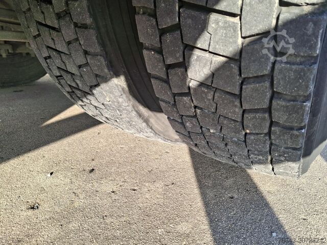 Flatbed truck with tarpaulin RENAULT D26 WIDE 380 - 6X2 - E6 - RETARDER