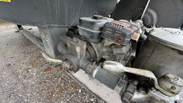 Landmaschine Danubia Heizöl / Dieseltank 1000 L Baujahr 1981