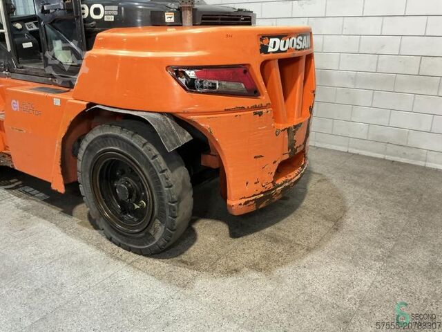 Gabelstapler Doosan D90S-7