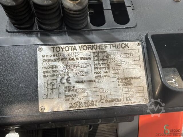 Gabelstapler LPG Toyota 7FGF25 2000 Toyota 7FGF25