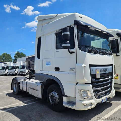 Standard tractor DAF XF 460 FT Space Cab