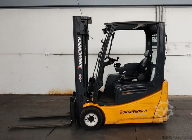 Electric - 3 wheels Jungheinrich EFG 218k batt 2023