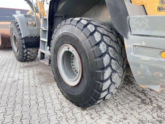 Wheel loader Liebherr L 576 / 4x4 / Schaufel / 1. Hand