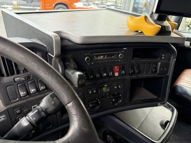 Standard tractor unit Scania R490 4X2 Topline