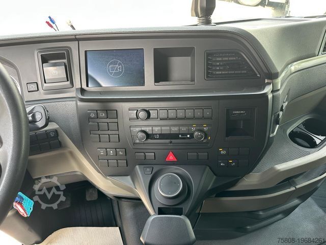 Swap body truck MAN TGX 26.470 6x2 BDF WB7,45 Euro6e GM Intarder AHK