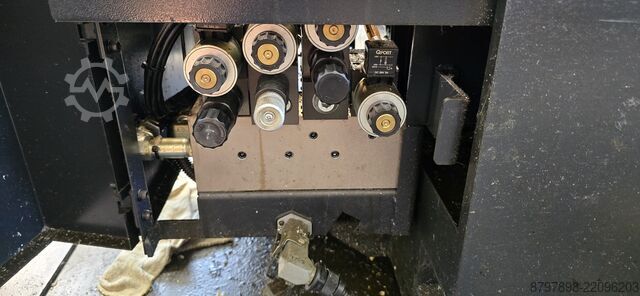 CNC lathe DOOSAN LYNX 2100LMA