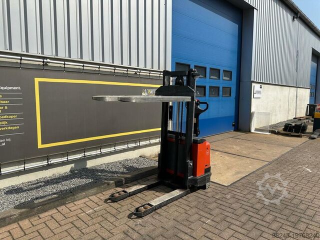 VS-22286 Electric WIDE-GAUGE stacker BT SWE120 1,400mm BT SWE120 6026362/2008