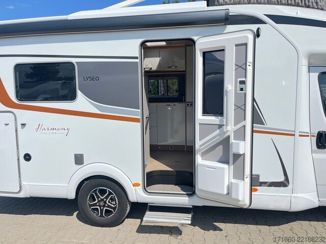Semi-integrated camper BÜRSTNER Lyseo Gallery TD 649 G über 40.000 Euro sparen!
