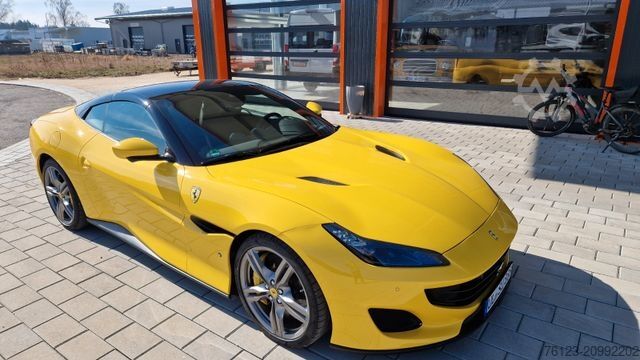 Van FERRARI Portofino