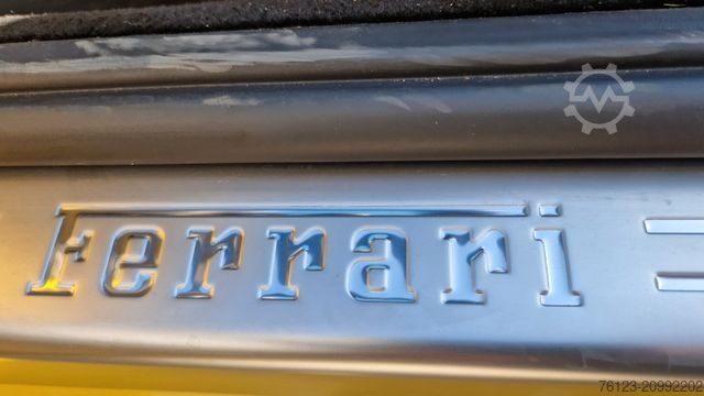 Van FERRARI Portofino