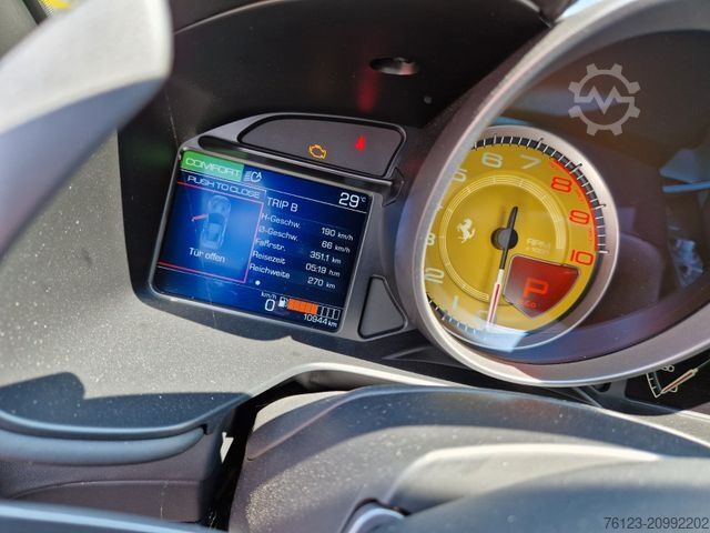 Van FERRARI Portofino