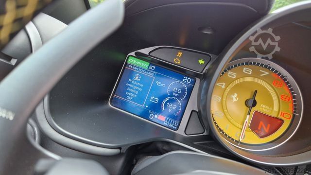 Van FERRARI Portofino