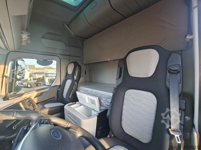 Standard tractor unit Ford Truck F-Max