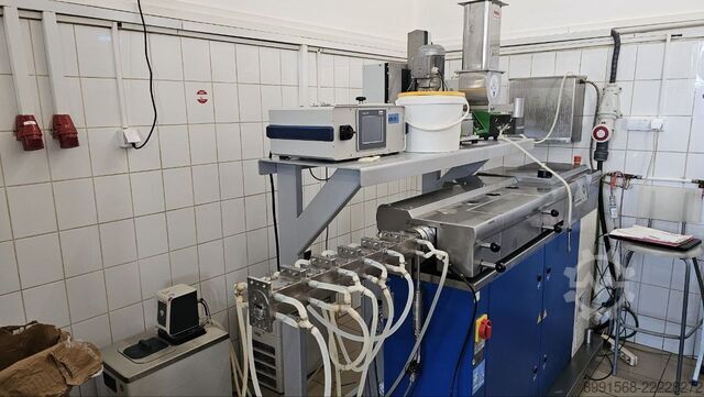 Twin-screw wet extruder Brabender Lab-Compounder KEDSE 20/40