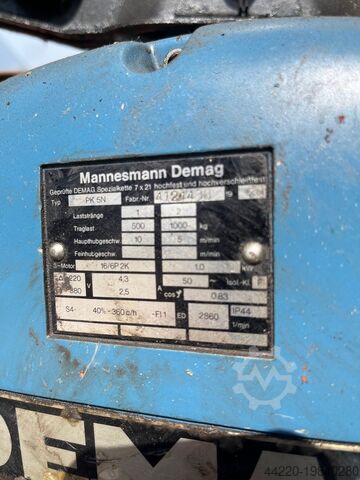 Chain hoist wall-mounted slewing crane DEMAG PK5N
