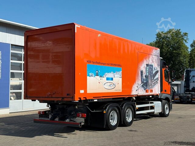 Box truck MERCEDES-BENZ Actros 2651 6x4 Koffer mit Bohranalge Zubehör