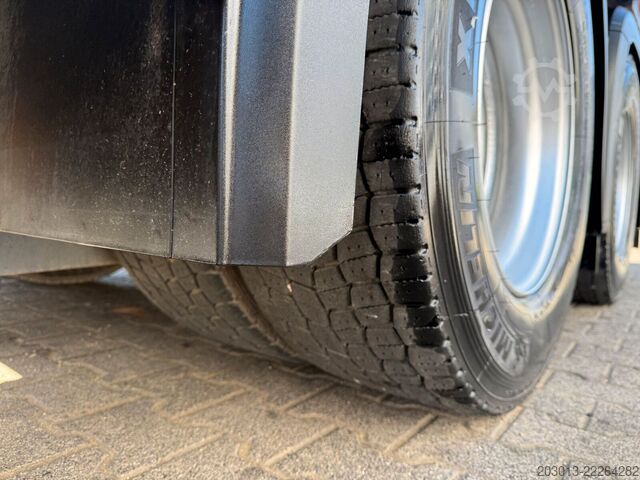 Box truck MERCEDES-BENZ Actros 2651 6x4 Koffer mit Bohranalge Zubehör