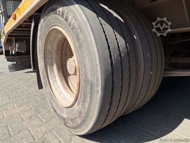 Box truck MERCEDES-BENZ Actros 2651 6x4 Koffer mit Bohranalge Zubehör