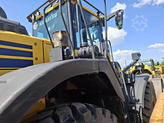 Radlader KOMATSU WA380 1. Hd aus Kommunalbesitz