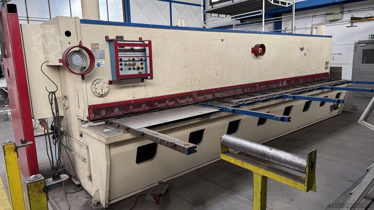 Hydraulic guillotine shear LVD MVSB 62/8
