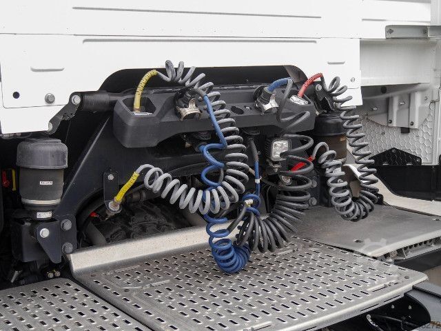 Standard SZM DAF XG480 FT + 1195Liter + Intarder + Skirts