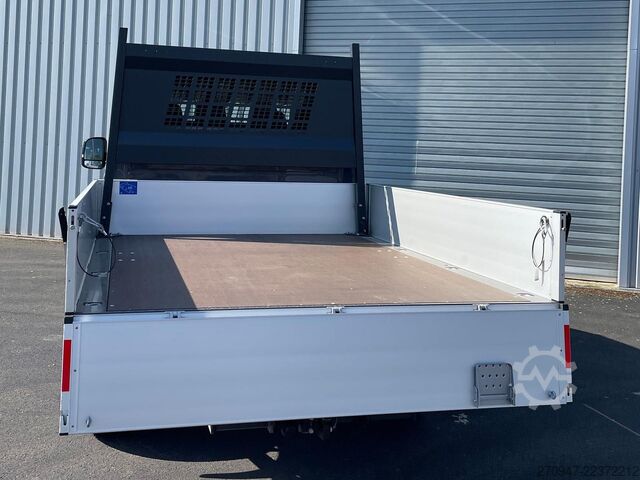 Pick-up van MAN TGE 3.180 Pritsche DOKA MR 4x4 ACC LED DIFF-SPER