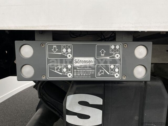 Box van MERCEDES-BENZ Sprinter 315 MAXI *LADEBORDWAND* 1.HAND+3-SITZE