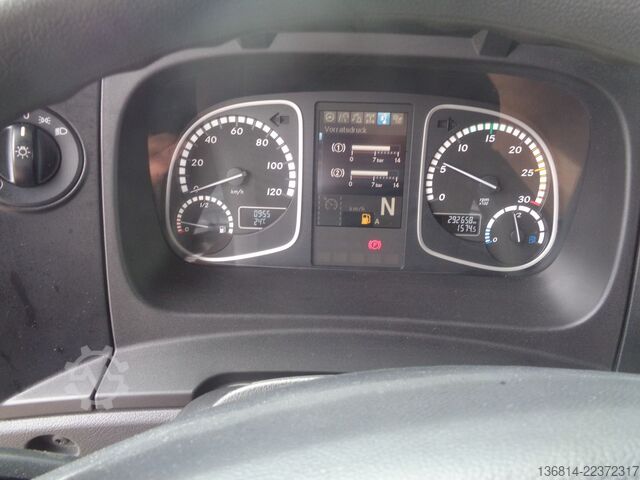 Box truck MERCEDES-BENZ Atego 1324 L 5,3 M Klima 2 x AHK Sperre RFK