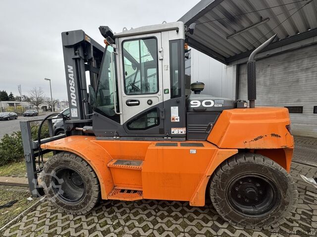 Dieselstapler Doosan D90S-7