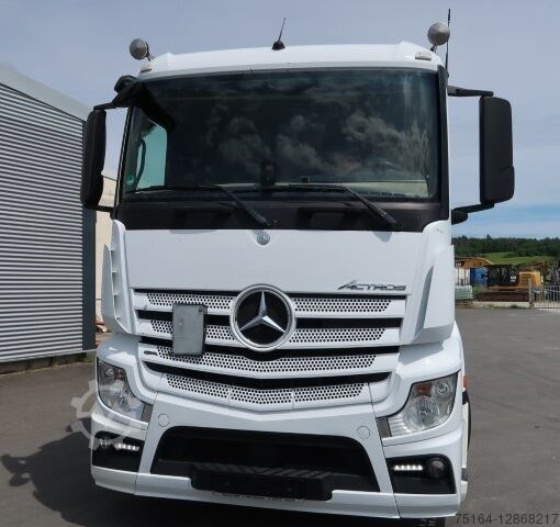 Standard truck tractor Mercedes-Benz 1843 LS