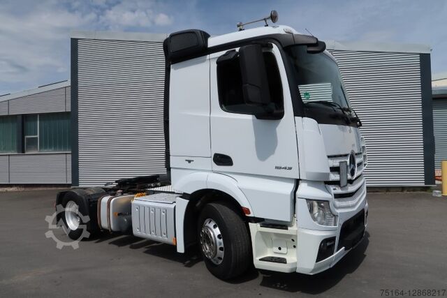 Standard truck tractor Mercedes-Benz 1843 LS