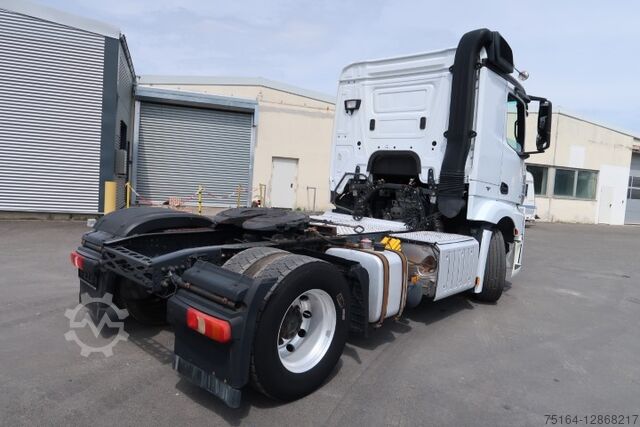 Standard truck tractor Mercedes-Benz 1843 LS
