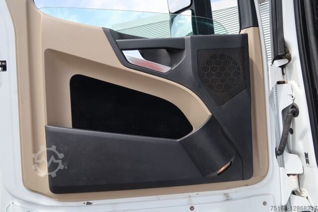 Standard truck tractor Mercedes-Benz 1843 LS