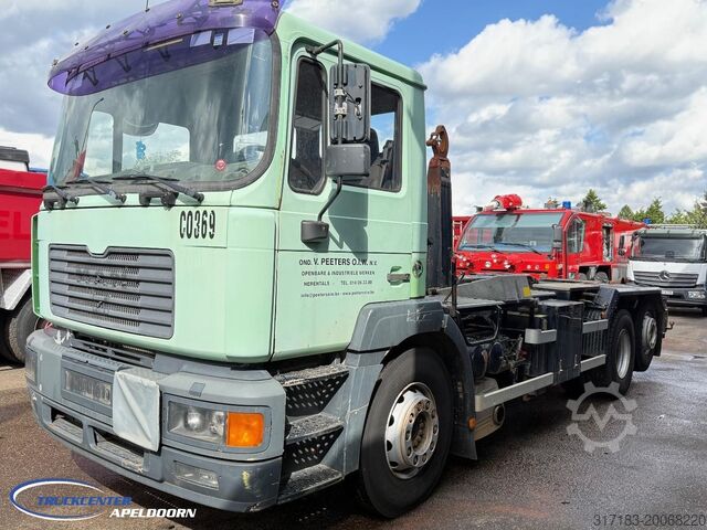 Hakenarmsystem MAN 26.403 6x2 Stuuras, ADR