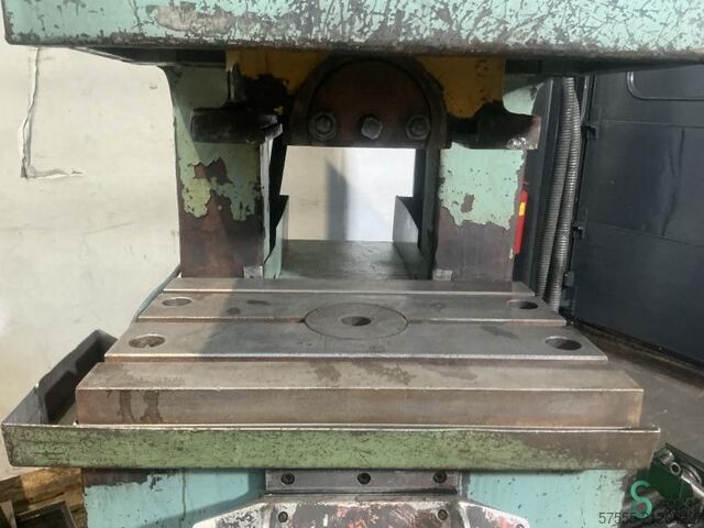 Exzenterpressen  Stanko KD2128K, 63t 1986 Stanko 