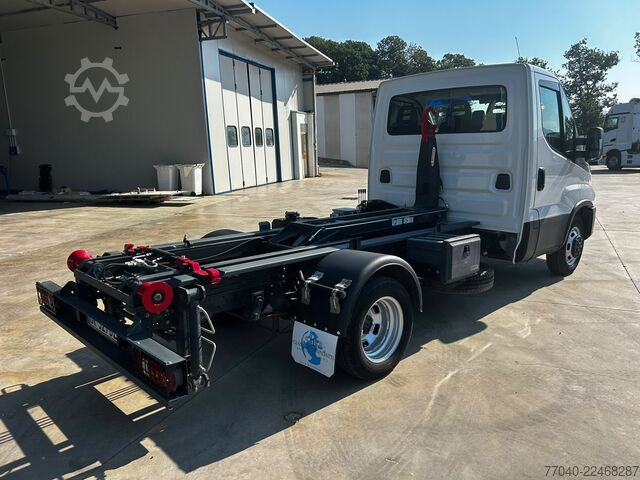 Roll-off tipper truck Iveco SCARRABILE