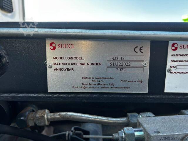 Roll-off tipper truck Iveco SCARRABILE