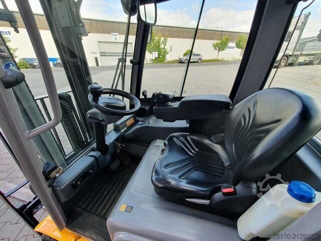 Forklift Jungheinrich EFG 215 / Triplex: 4.25m! / SS / 2.472h! / 2020